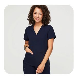 Figs Women’s Navy Casma scrub top
